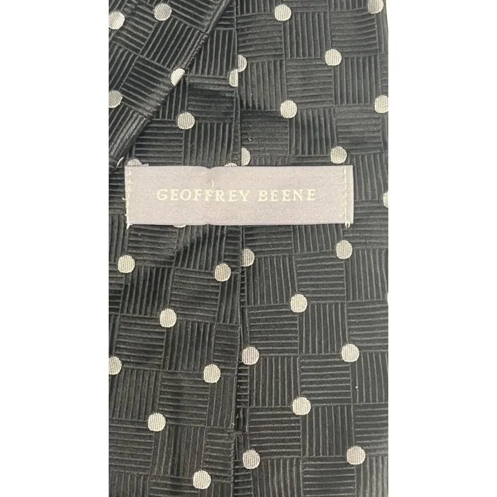 GEOFFREY BEENE - Silk Tie - Black Gray Polka Dot - Made in U.S.A